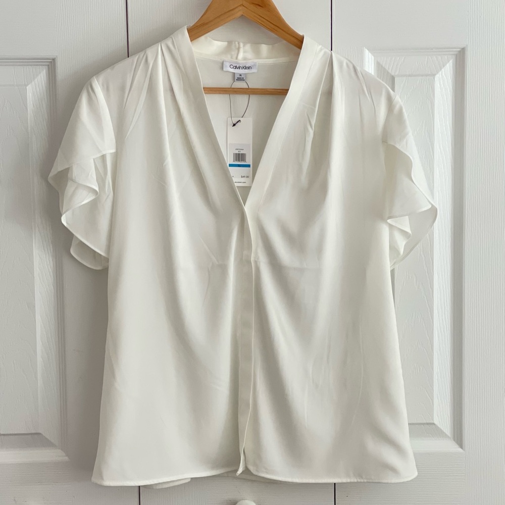 NWT -- Calvin Klein Women’s Tulip Short Sleeve Blouse